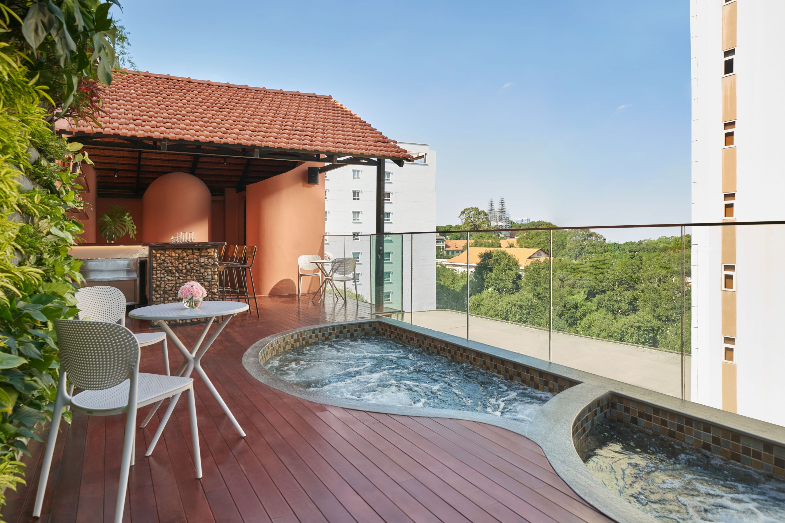 Rooftop Onsen Jacuzzi Rooftop Onsen Jacuzzi